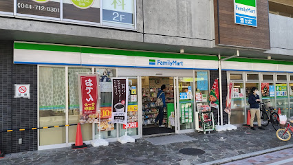 コンビニ　ファミリーマート 小杉法政通り店（コンビニ）まで79m