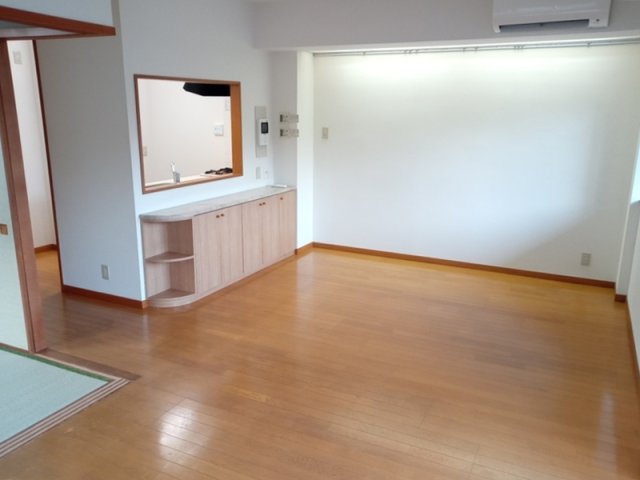 居室・リビング　開放感のあるゆったりとしたお部屋です♪