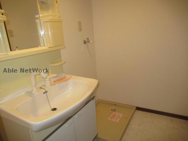 洗面設備　※同物件、別部屋の写真です