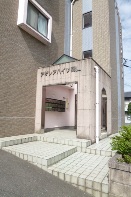 エントランス　ゆとりのあるエントランスです
