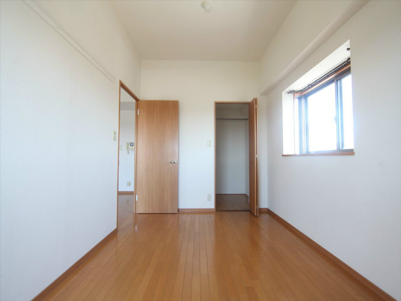 その他部屋・スペース　洋室7帖　ウォークスルークローゼット　収納充実してます