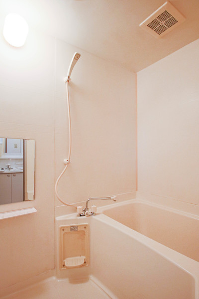バス・シャワールーム　同じ敷地内の別の部屋