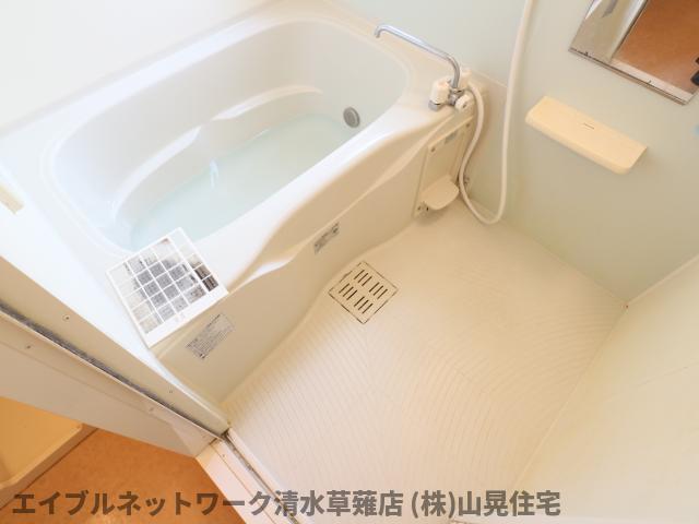 バス・シャワールーム　落ち着いた空間のお風呂です