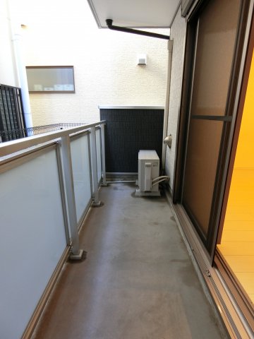 バルコニー　他のお部屋の参考写真となります。