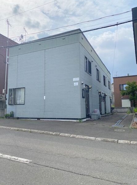 建物外観　南郷13丁目駅まで徒歩10分！