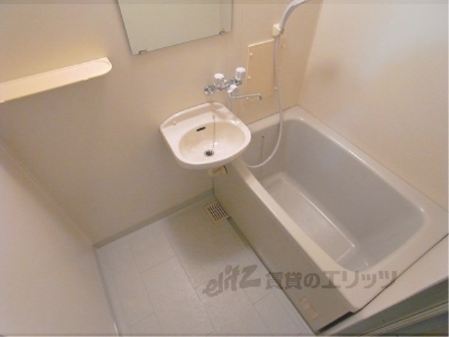 バス・シャワールーム　バス