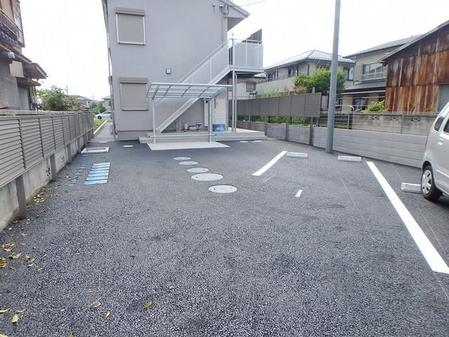 その他　敷地内駐車場（その他）まで10m