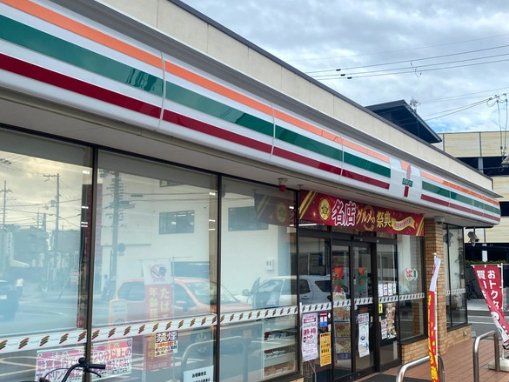 コンビニ　セブンイレブン豊中豊南町東4丁目店（コンビニ）まで150m