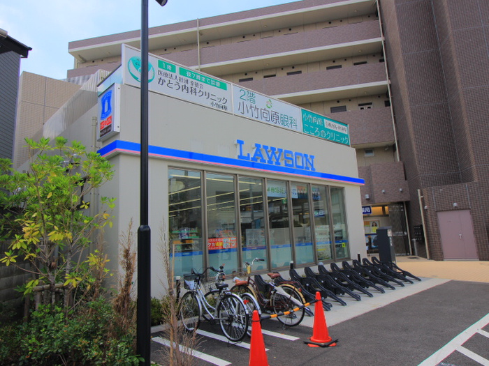 コンビニ　ローソン（コンビニ）まで162m