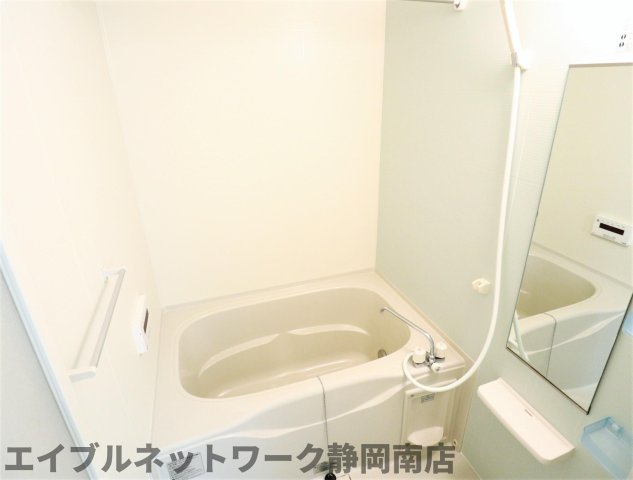バス・シャワールーム　日々の疲れを癒すお風呂付です
