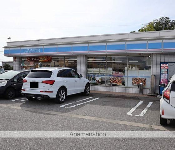 コンビニ　ローソン（コンビニ）まで774m