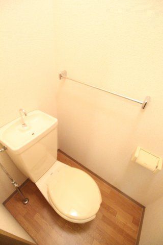 トイレ　cybele駒込　北区中里3