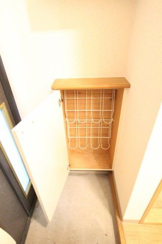 玄関　（別タイプ参考写真）cybele駒込　北区中里3