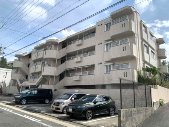 建物外観　安心の鉄筋コンクリート造マンションです♪