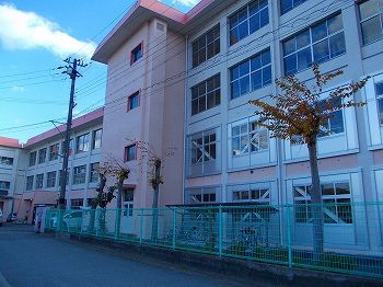 小学校　姫路市立花田小学校（小学校）まで400m