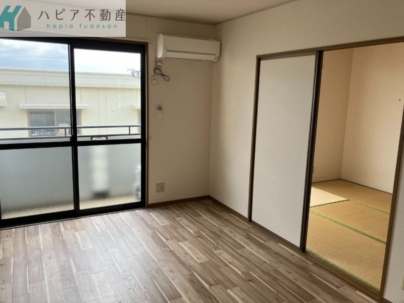 セジュール虹 D棟の居間写真