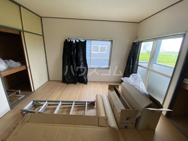 サンクススタジオ館林E棟の居間写真