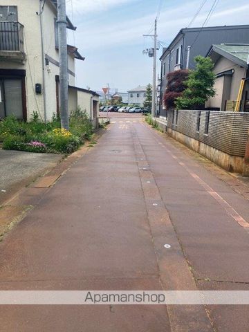 その他　前面道路（その他）まで0m