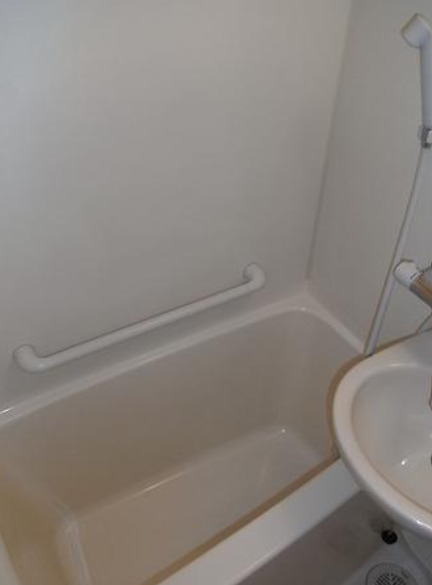 バス・シャワールーム　別部屋の画像を使用しております。