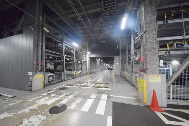 駐車場　駐車場に車を止められます