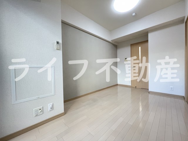 居室・リビング　こちらのリビングで趣味の時間をお楽しみください