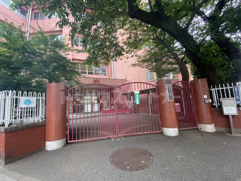 小学校　北区立滝野川もみじ小学校（小学校）まで450m
