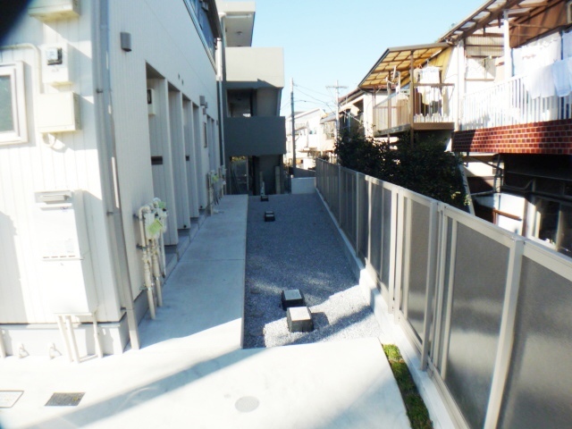エントランス　玄関前です