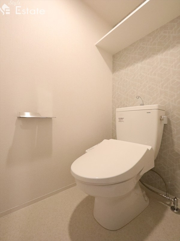 ＪＲ中央本線 鶴舞駅 徒歩5分 15階建 築1年のトイレ写真