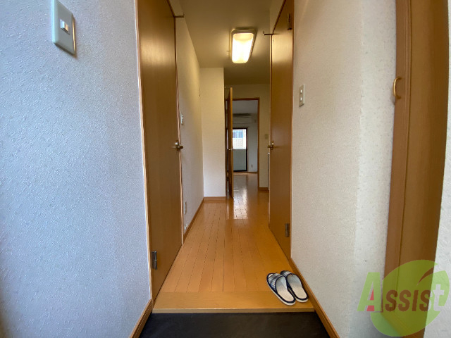 玄関　玄関から見た景色です。イメージできますか。