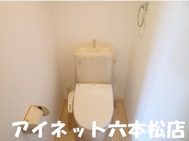 トイレ　清潔感のある空間です。
