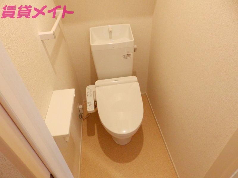 トイレ　同型参考写真