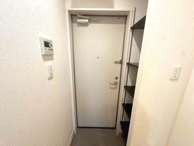 玄関　別部屋同タイプ