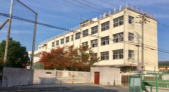 小学校　大阪市立瓜破西小学校（小学校）まで271m
