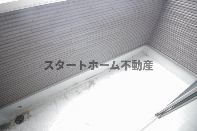 バルコニー　暖かな日差しのふりそそぐバルコニー