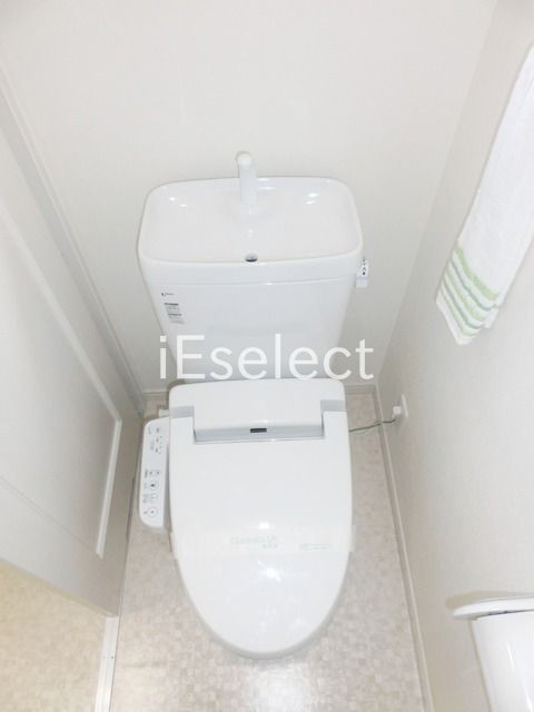 トイレ　洗浄機能付きです