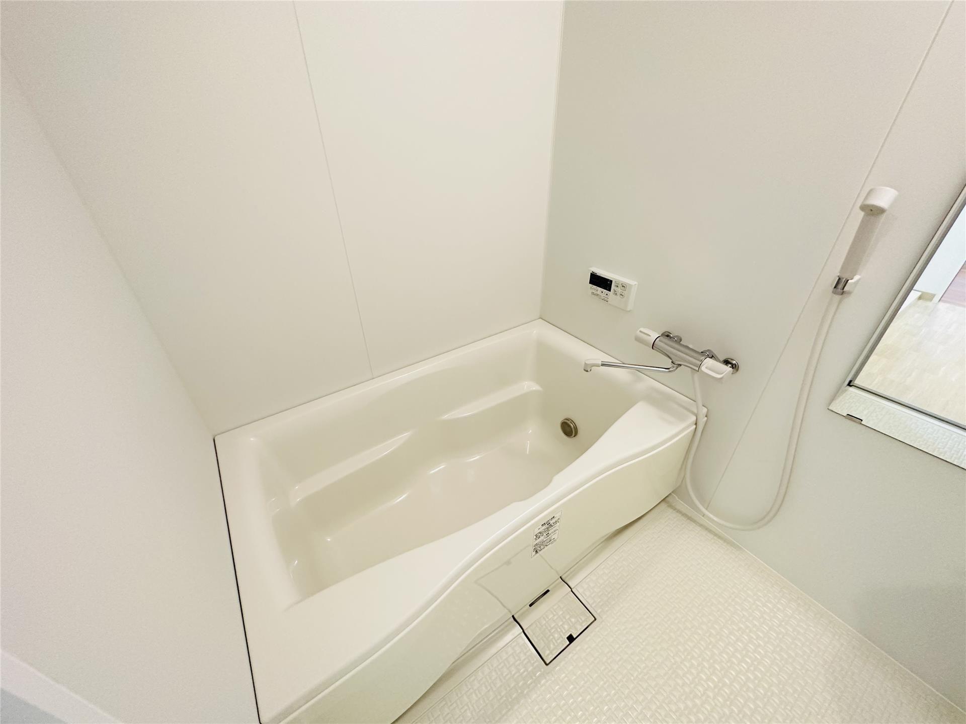 バス・シャワールーム　※同物件別室同タイプのお部屋です