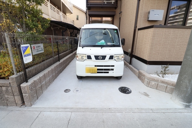 駐車場　駐車場