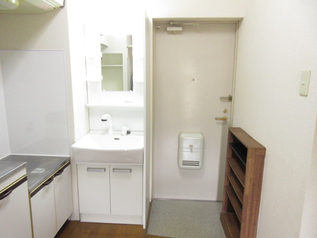 洗面設備　独立洗面化粧台あり