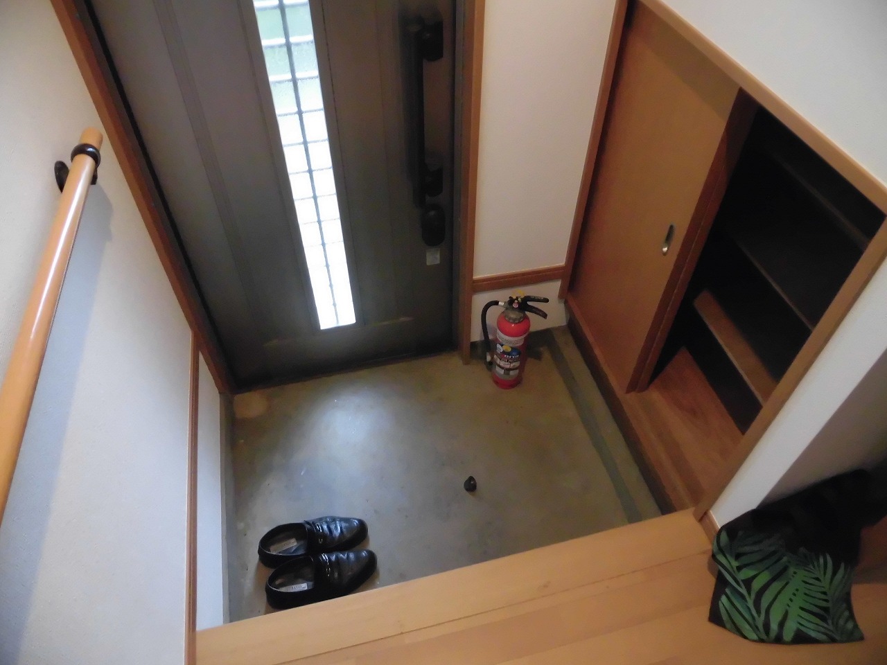 本牧町2丁目貸家の玄関写真