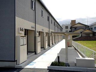 玄関　備品や設備仕様は号室等により異なります現地をご確認下さい。