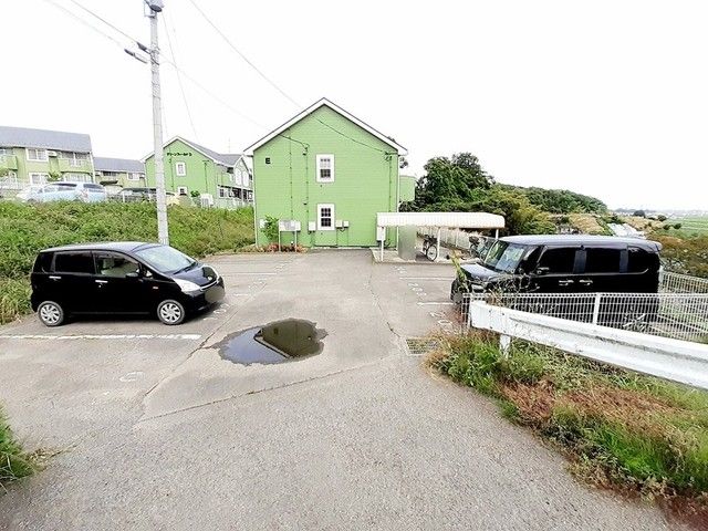 【岩沼市北長谷のアパートの駐車場】