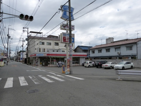 【大阪市平野区長吉六反のアパートのコンビニ】