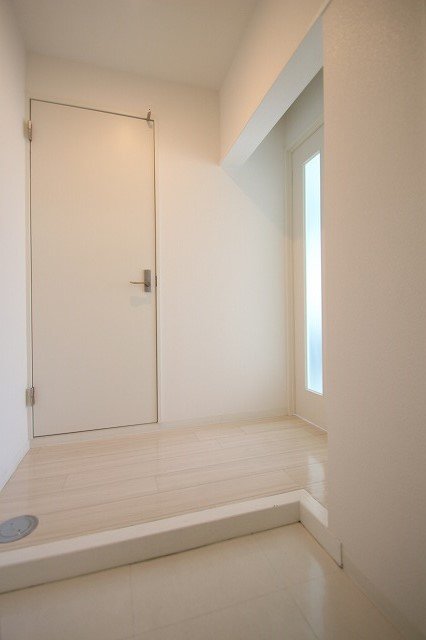 玄関　同物件別室です。