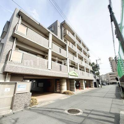 熊本市中央区新屋敷のマンションの建物外観