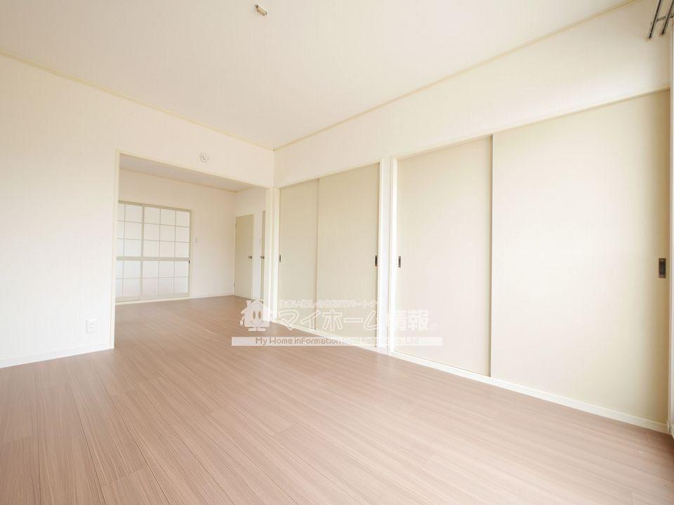 その他部屋・スペース　ホワイトを基調とした陽射しが差し込む明るい室内！！