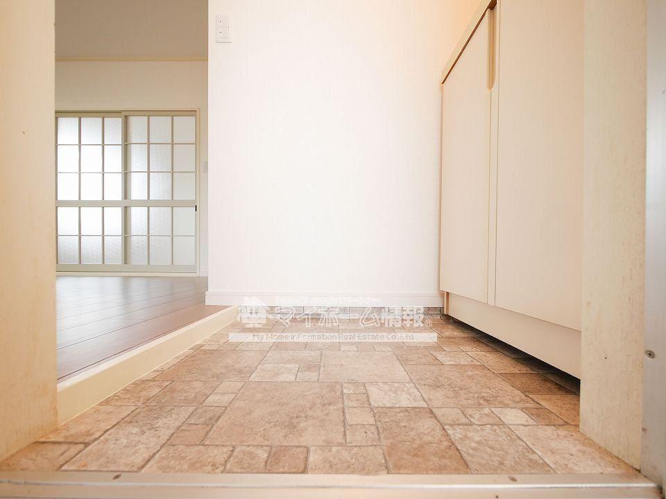 玄関　やさしい色調の玄関！！