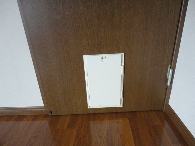 その他設備　ペットくぐり戸