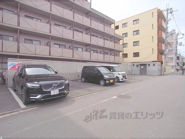 【フレグランスＫＡＤＯＮＯの駐車場】