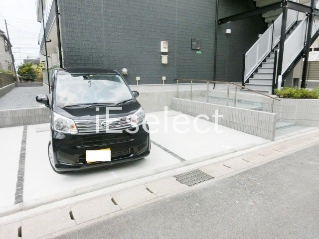 【リブリジェイパレスの駐車場】