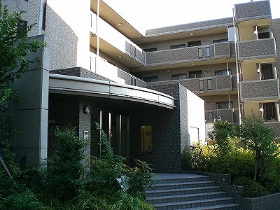 宇治市大久保町のマンションの建物外観